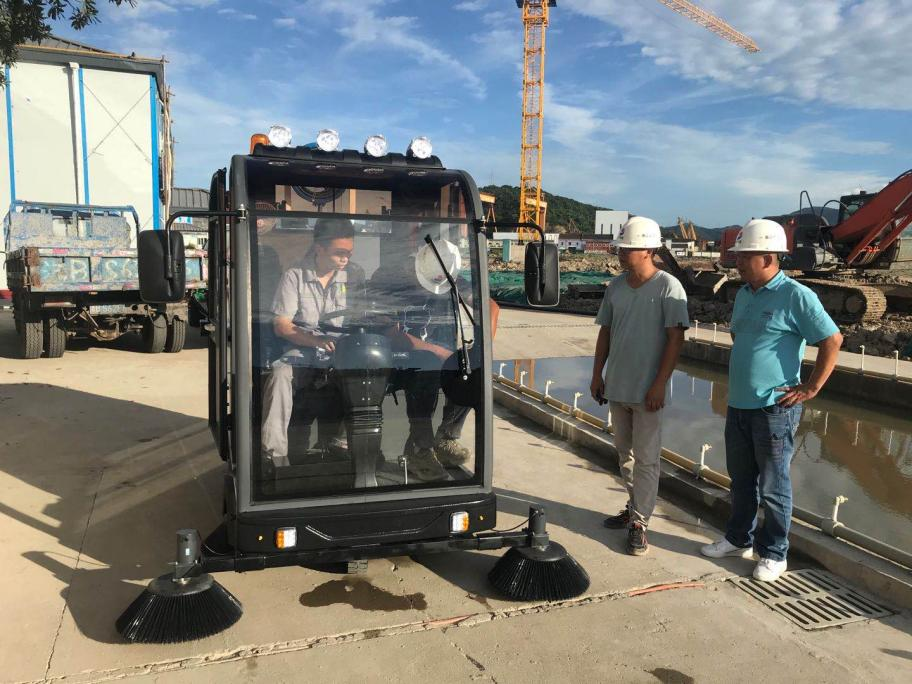 石河子龙泉市清扫车